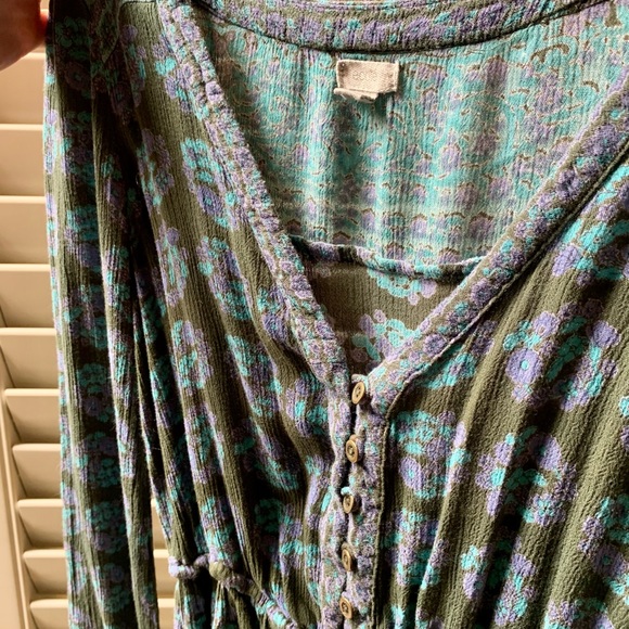 Ecote Helena Printed Long-Sleeve Romper - Picture 6 of 8